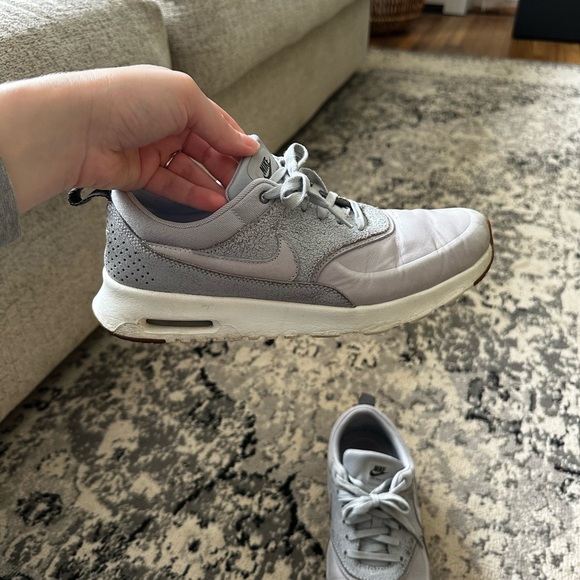 Nike grey sneakers - Picture 5 of 5